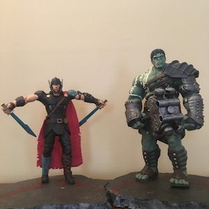 Thor and Hulk Ragnarok Diorama