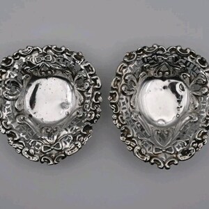 Antique ornate pair thomas hayes solid silver heart trinket bon bon dishes 1896