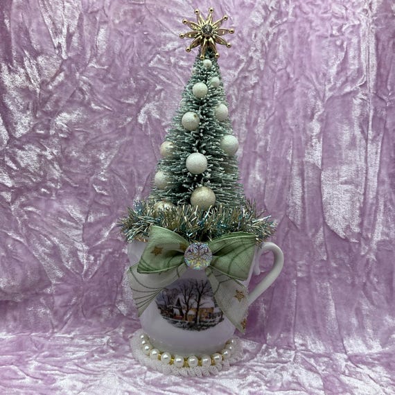 Retro Christmas Vintage Fancy Ceramic Snow Village Scene Tea Cup