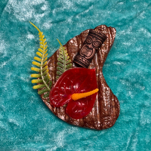 Hawaiian tiki vintage style Brooch