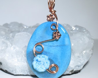 Colgante de ágata azul turquesa envuelto en alambre de cobre, 57 mm