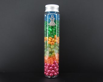 Kit de cuentas para manualidades: Cuentas de piedras preciosas, perlas, cristales y vidrio: Kit de cuentas para manualidades en naranja, rosa y verde.