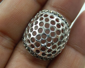 Anillo de plata de ley 925 con marcasita suiza