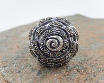 Anillo de plata de ley con rosa de marcasita, diseño floral de marcasita, estilo eduardiano.