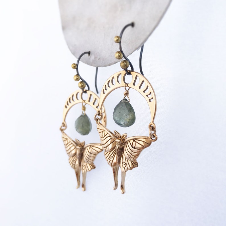Boucles d'oreilles papillon Luna en bronze et phases de lune avec aigues-marines mousse vertes image 6