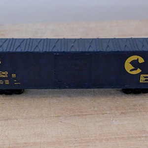 box car N scale Chessie System C & O Life Like 50&#39; 495671 dark blue 1/160  b88