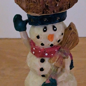 Vintage candle holder snowman Russ Berrie the Christmas Sampler #10710 resin 5 1/4&quot; tall holds 7/8 dia candle shelf sitter  b16