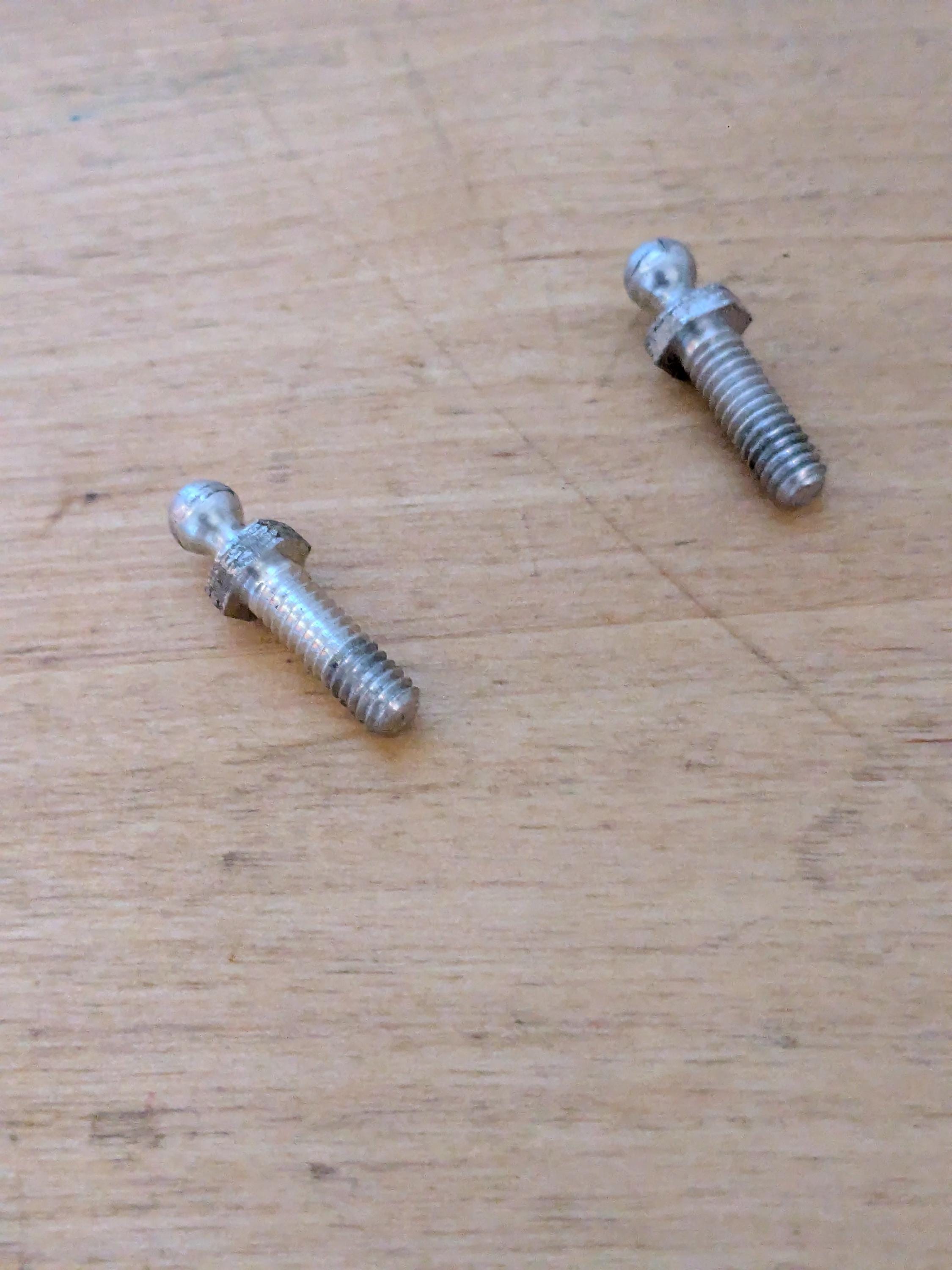 Lionel 256 train station parts roof pair finials two screws for parts or repair b64