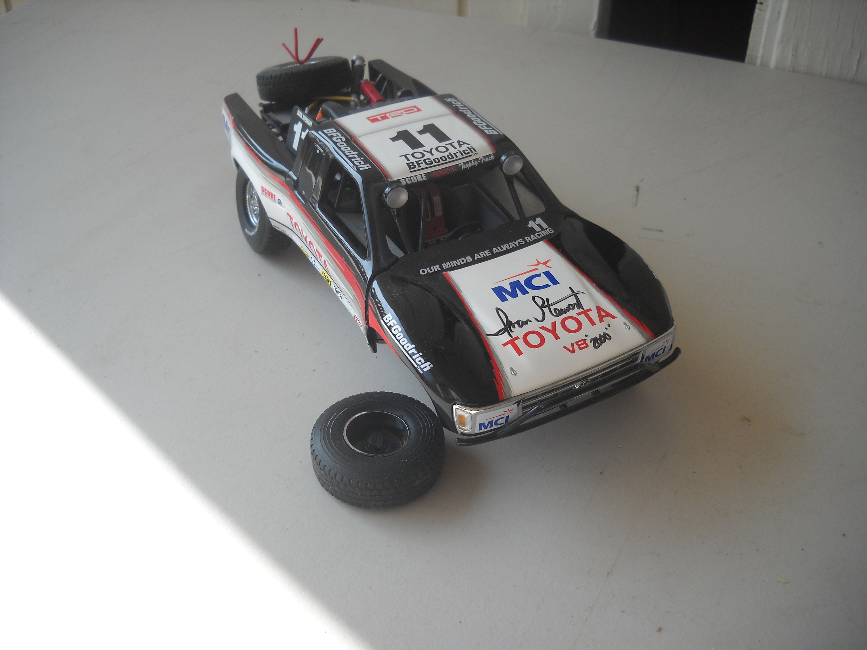 AUTOart トヨタ TOYOTA TROPHY-TRUCK 1:18 1/18 AUTOART 80010 TOYOTA RACING TRUCK '98 --- IVAN STEWART