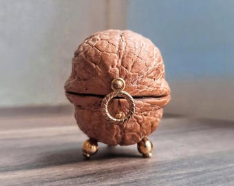 Walnut shell ring box, Proposal ring box, Walnut Shell Giftbox, Walnut jewelry box, Engagement ring box, Wedding ring box, Rustic ring box