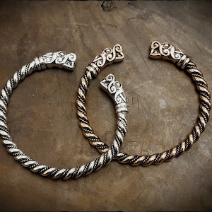Viking Norse Twisted Wolf Bracelet Medium