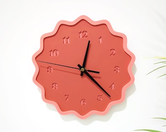 Horloge murale acrylique géométrique cannelée tons melon avec chiffres