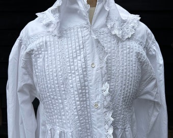 Antique nightdress Completely hand sewn Victorian Edwardian white cotton nightdress nightgown nightwear lace edged collar and cuff