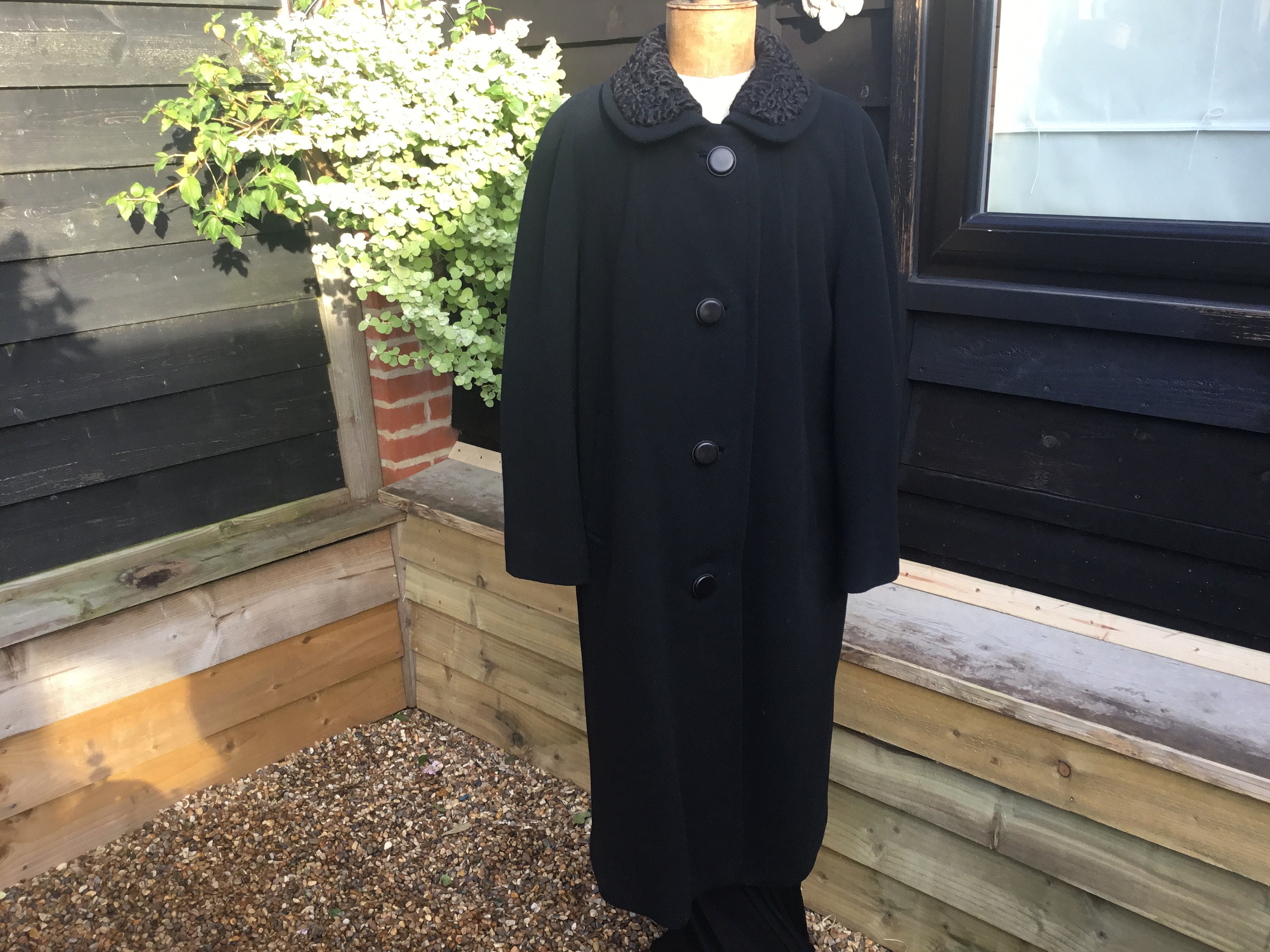 Image of Vintage % Black Wool Coat Women’S Faux Astrakhan Collar