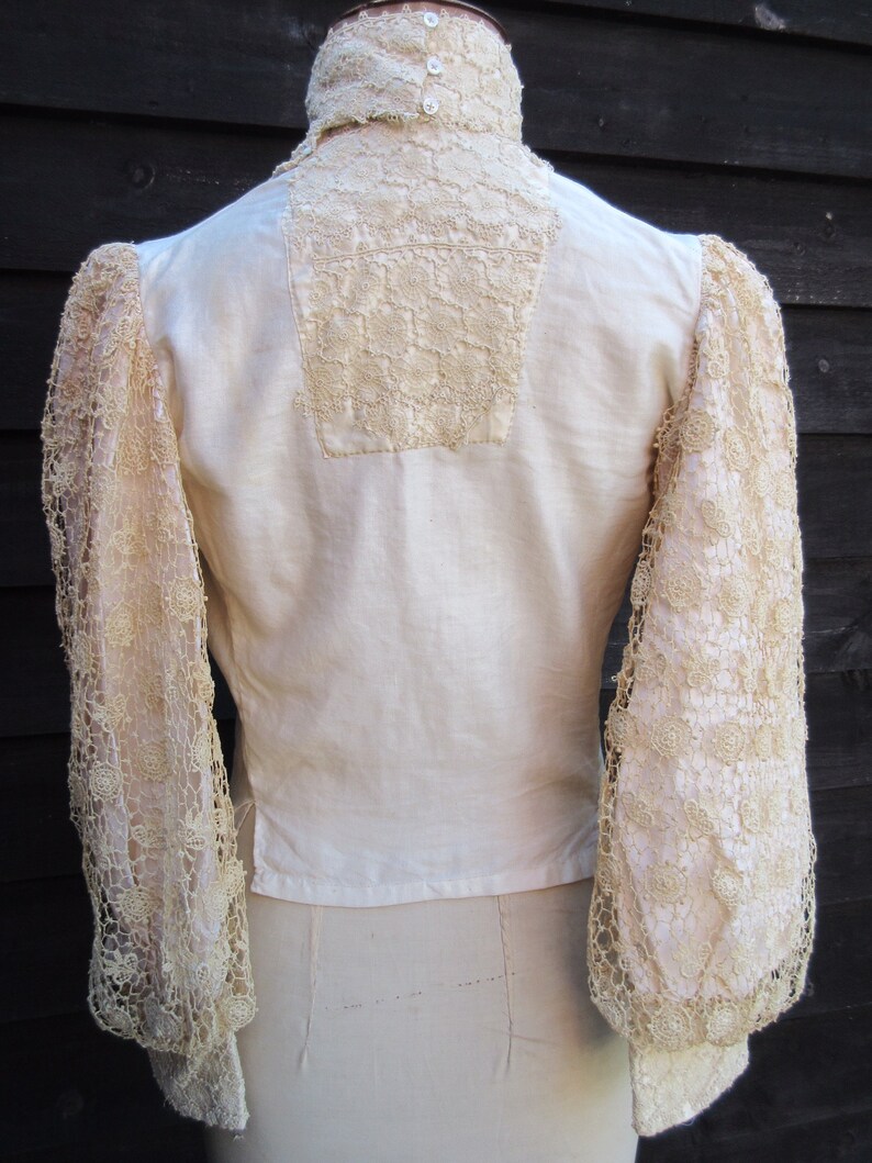 Vintage Victorian Edwardian cream cotton /& crochet lace high neck blouse