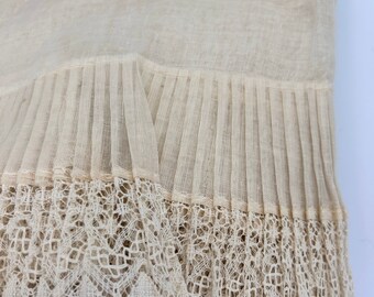 Antique Victorian ivory pleated buckram & lace flounce trim 358 x 20.5cm sewing projects
