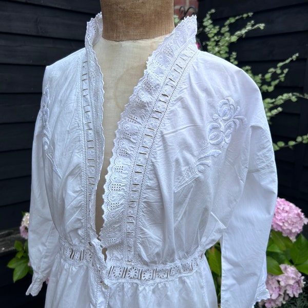 antique Edwardian embroidered white cotton nightdress nightgown nightwear with broderie anglaise bodice & cuffs