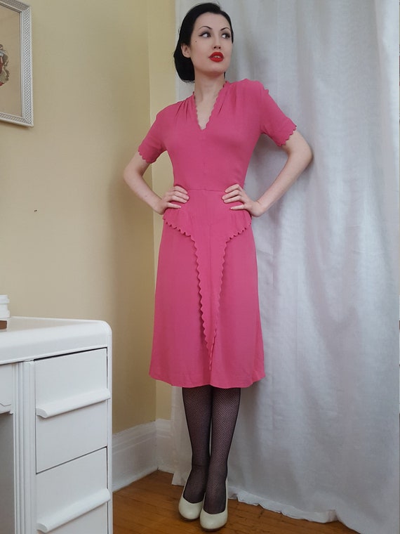 1930s 1940s pink crepe scalloped art deco dress