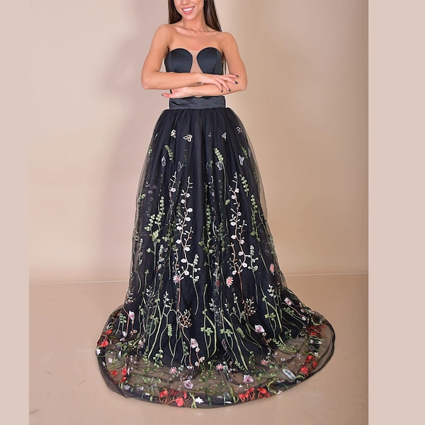 Embroidered Meadow Tulle Skirt - Black