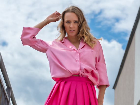 LISTO PARA ENVIAR Camisa rosa Villanelle Camisa satinada rosa Camisa con botones cubiertos Blusa rosa de gran tamano Blusa rosa de lujo Rosa de gran tamano Etsy Mexico