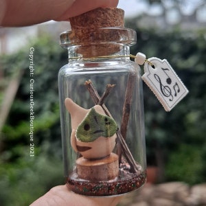 Petit Korok personnalisé inspiré de Makar dans une bouteille en verre de Zelda The Wind Waker - Objet de collection sur le thème du jeu