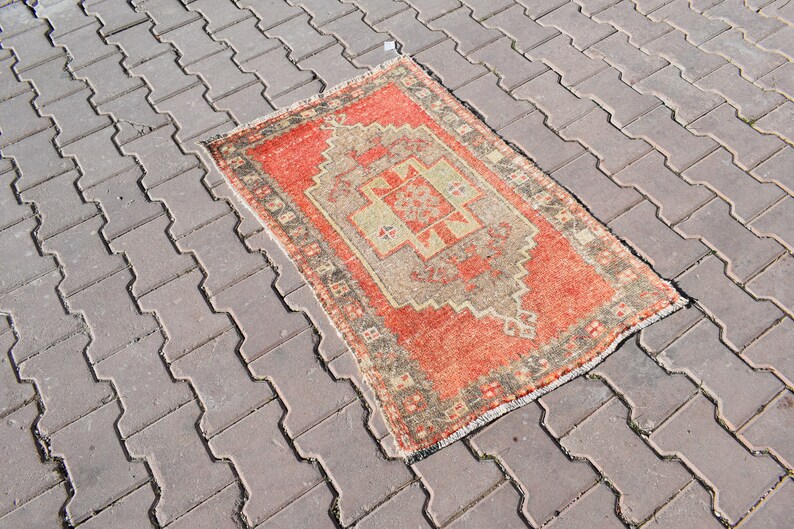 2/'13\u00d73/'31ft,Door Mat Rug,Decorative Rug,Faded Red Rug,Vintage Small Rug,Oushak Soft Rug,Turkish Wool Rug,Hand-Made Wool Rug,Anatolian Rug