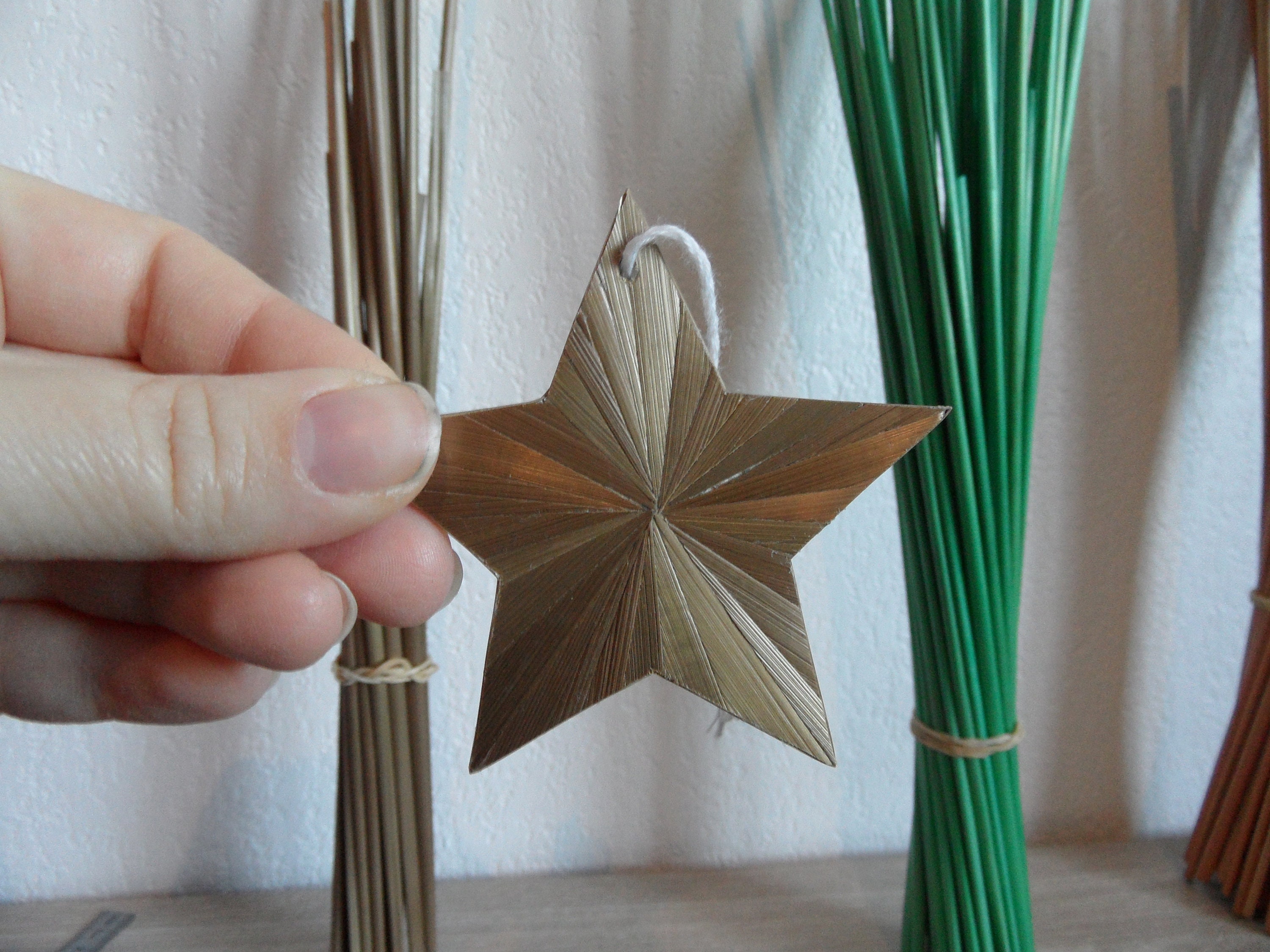 Suspension Étoile en Marqueterie de Paille