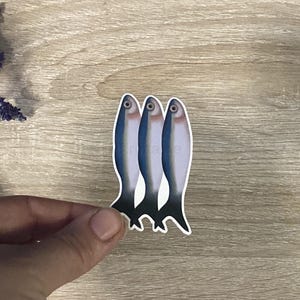 Sticker les trois sardines  - Autocollant Original d'Artiste 6.5cmx5cm