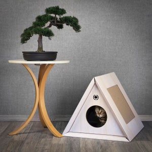 Scratching furniture Triangle House | light grey | cave for cats | approx. 50 x 50 x 43.5 cm