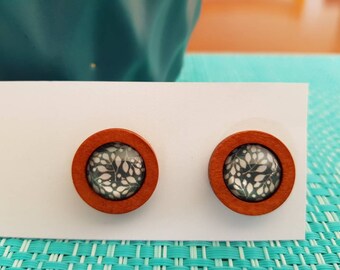Wooden cameo earrings, set with glass dome cabochons
