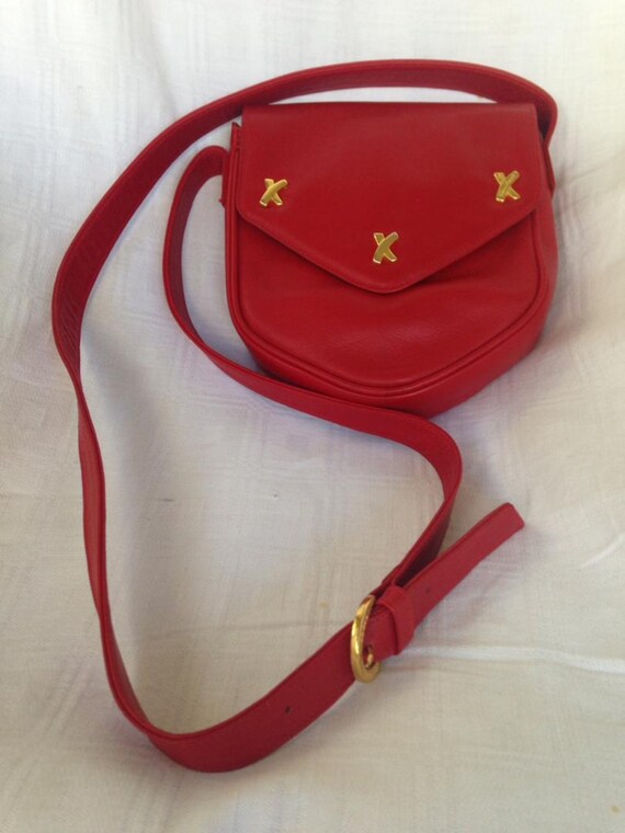 small red shoulder bag