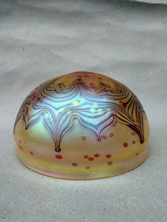 Art Nouveau Iridescent Glass Lamp Shade