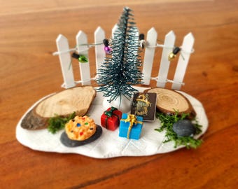 Gnome scene with accessories, miniature, handmade gnome accessories, Christmas gnomes, gnome furniture, gnome world, unique