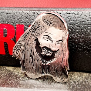 Nandor the Relentless - Qué hacemos en el pin de Shadows Horror