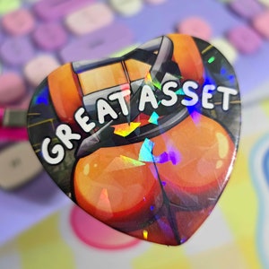 GREAT ASSET lethal company holo heart button