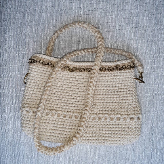 Small beige purse hotsell