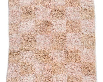 Light Pink & Tan Checker Beni Mini Moroccan Wool Rug - 2x3 ft