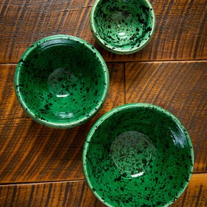 Set of 3 Decorative Green Splatter Glazed Nesting Bowls - Chabi Chic
