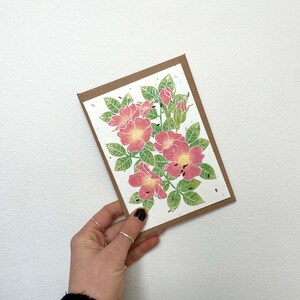 Cartão de sementes plantáveis - Saudações de rosa de cachorro A6 - Flor rosa - Design floral ecológico - Flores silvestres semeadas, presente de mãe para ela