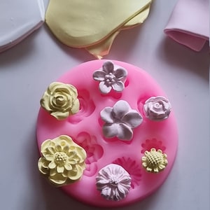 7 Shapes Silicone Flower Mold, Stud Earring Mold ,Flower Mold , For Polymer Clay, Crafts ,Fondant , Cake Decorating, Resin Arts .