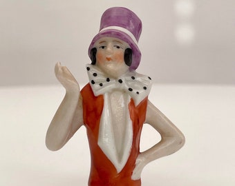 1920s half doll lady wearing hat and scarf