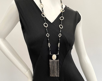 1920s necklace sautoir Egyptian Revival scarab design antique