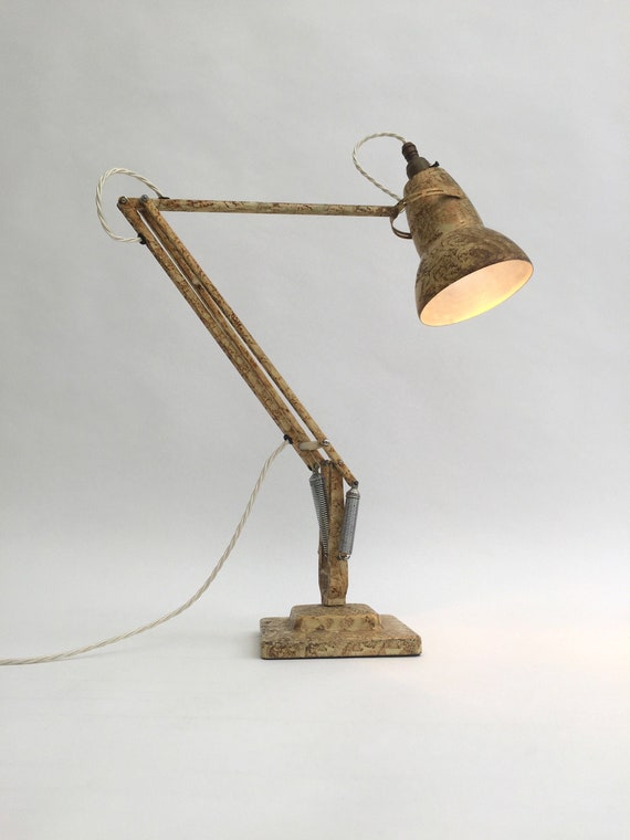 calton desk lamp