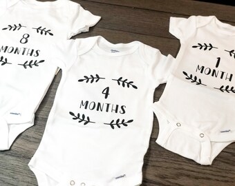 Body niemowlęce Milestone | Miesięczny rekwizyt do zdjęć, Gerber Organic