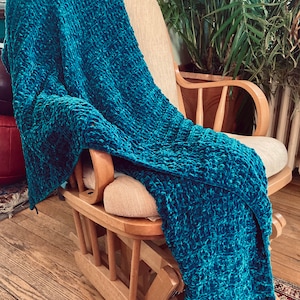 Cozy Chenille Ribbed Throw Blanket