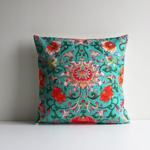 Typical Green With Red Chinoiserie Throw Pillow Cover - Chinoise Exotique Scenic Cushion Cover, Chic Classic 18x18 20x20 Pillow Case