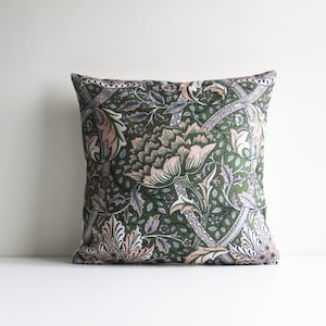 William Morris Green Floral Decorative Throw Pillow cover, Decor Pillow case 18x18 20x20, Art Nouveau Classic cushion cover