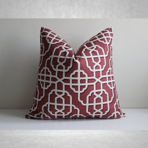 Maroon Geometric Chinoiserie Throw Pillow Cover - Chinoise Exotique Scenic Cushion Cover, Chinese Old Fashion 18x18 20x20 Pillow Case