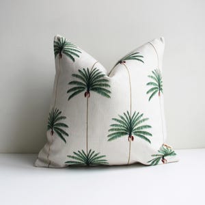 Groene palmboom in beige sierkussenhoes - kokospalm decoratieve kussenhoes, palmboom 18 x 18 20 x 20 tropisch decor kussensloop cadeau