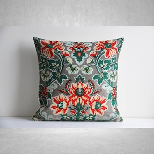 Chinoiserie Floral Decor Pattern Throw Pillow Cover - Chinoise Exotique Scenic Cushion Cover, Old Fashion 18x18 20x20 Pillow Case